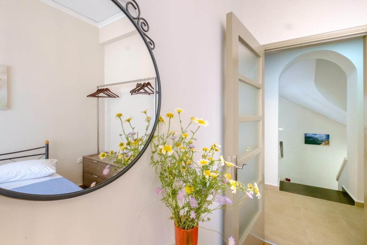 Home With Courtyard In Beating Heart Of Old Town! 干尼亞 外观 照片